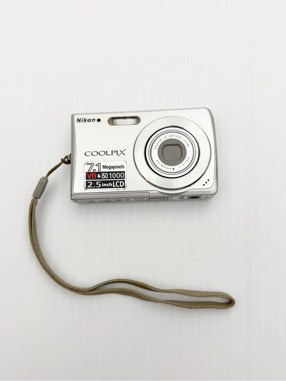 Nikon Coolpix S200 7.1MP Silver Compact Digital Camera